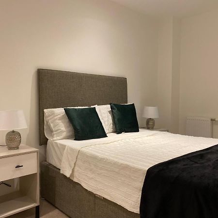 Triple T Homes Cosy 2 Bedroom Apartment With Balcony Ilford Buitenkant foto