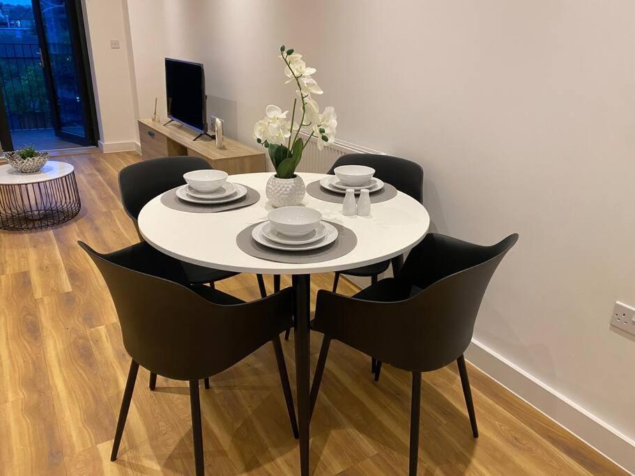 Triple T Homes Cosy 2 Bedroom Apartment With Balcony Ilford Buitenkant foto